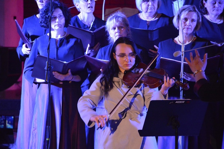 Koncert na pięć chórów w Świniarsku