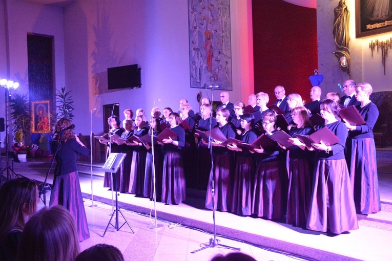 Koncert na pięć chórów w Świniarsku