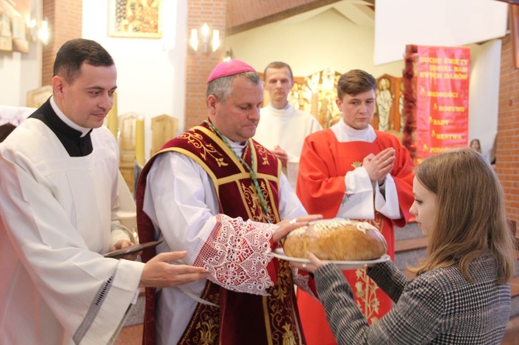 Bierzmowanie w parafii Miłosierdzia Bożego w Brzesku 2022