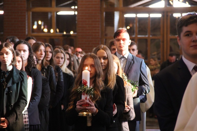 Bierzmowanie w parafii Miłosierdzia Bożego w Brzesku 2022