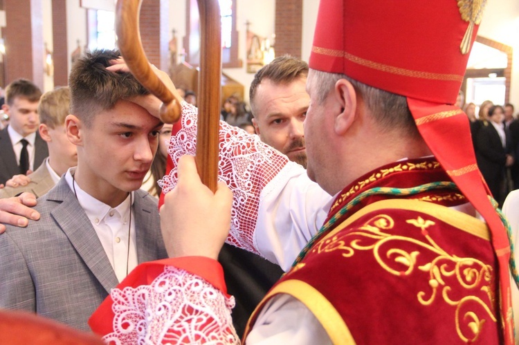 Bierzmowanie w parafii Miłosierdzia Bożego w Brzesku 2022