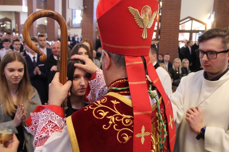 Bierzmowanie w parafii Miłosierdzia Bożego w Brzesku 2022