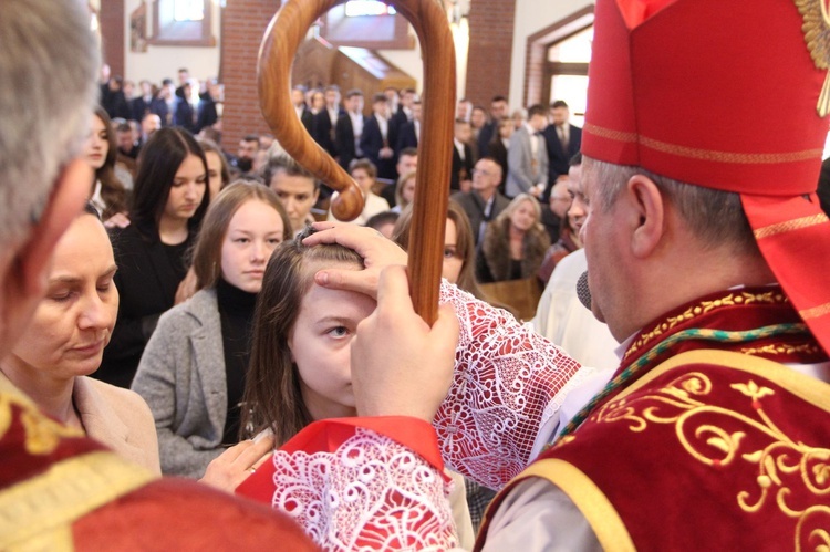 Bierzmowanie w parafii Miłosierdzia Bożego w Brzesku 2022