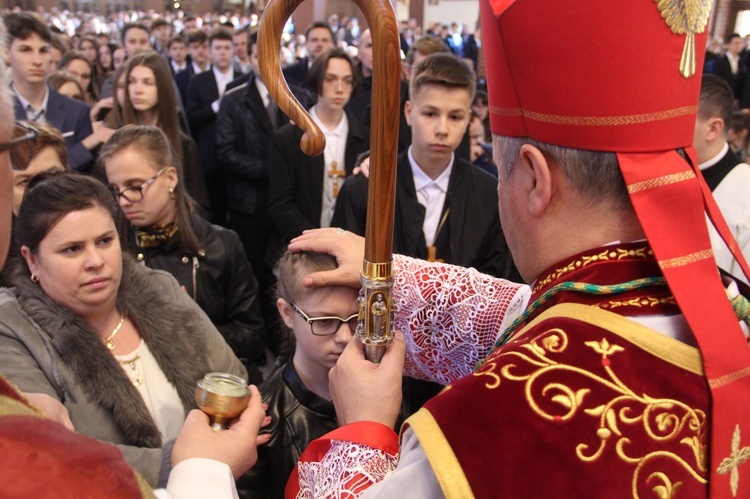 Bierzmowanie w parafii Miłosierdzia Bożego w Brzesku 2022