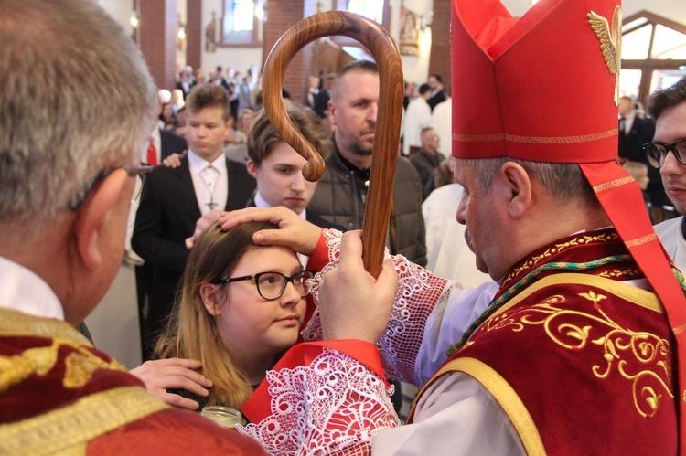 Bierzmowanie w parafii Miłosierdzia Bożego w Brzesku 2022