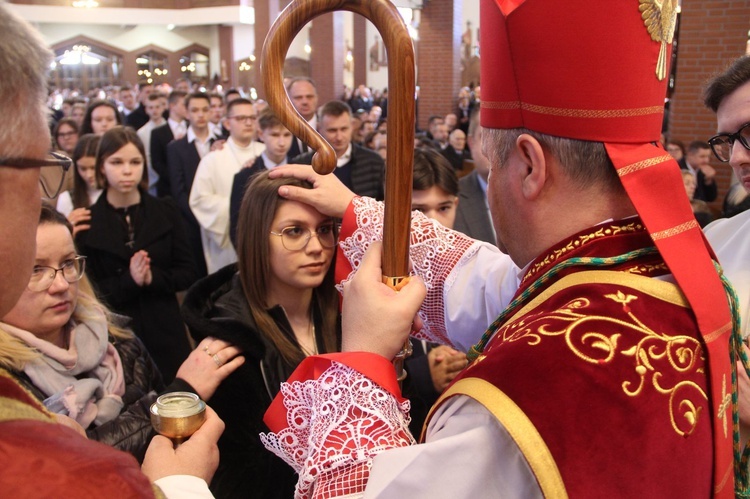 Bierzmowanie w parafii Miłosierdzia Bożego w Brzesku 2022