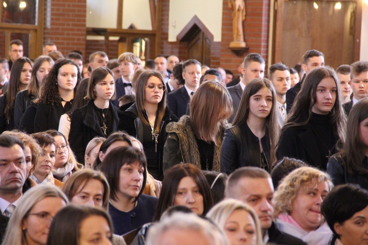 Bierzmowanie w parafii Miłosierdzia Bożego w Brzesku 2022