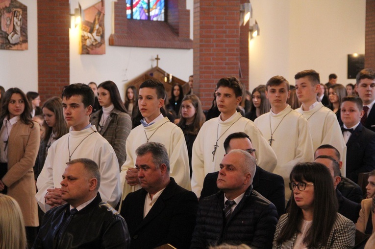 Bierzmowanie w parafii Miłosierdzia Bożego w Brzesku 2022