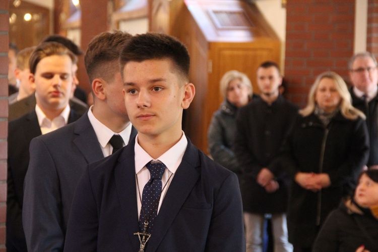 Bierzmowanie w parafii Miłosierdzia Bożego w Brzesku 2022