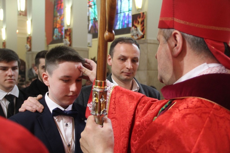 Bierzmowanie w sanktuarium św. Jakuba w Brzesku 2022