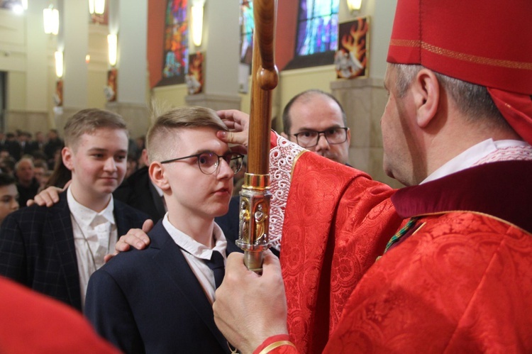 Bierzmowanie w sanktuarium św. Jakuba w Brzesku 2022