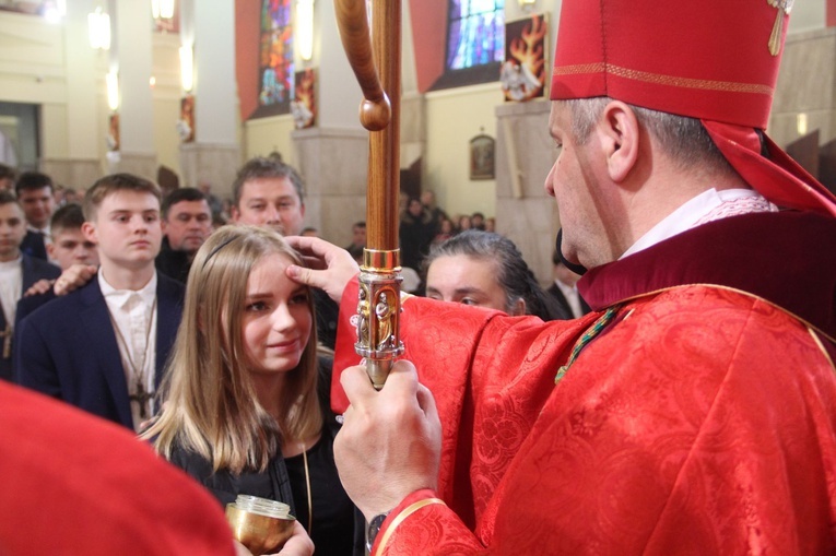 Bierzmowanie w sanktuarium św. Jakuba w Brzesku 2022