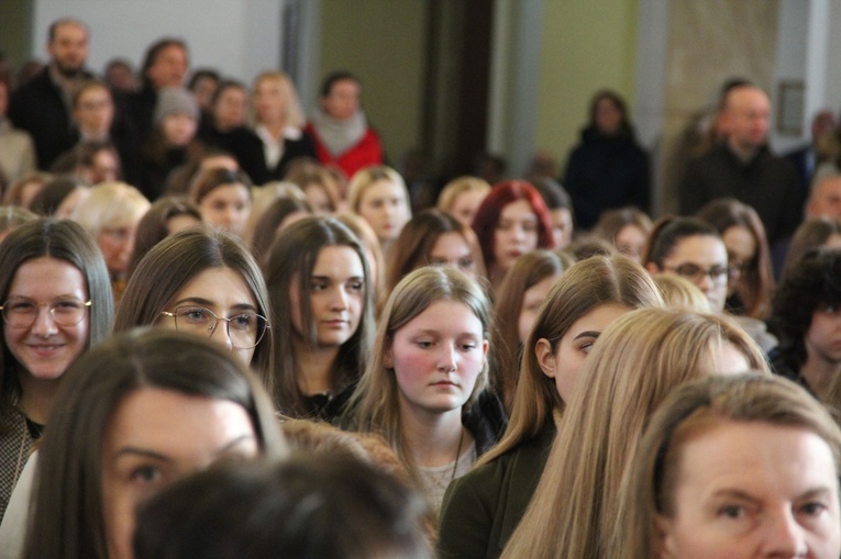 Bierzmowanie w sanktuarium św. Jakuba w Brzesku 2022
