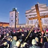 ▲	Tradycyjnie nabożeństwo rozpocznie się  przy kościele św. Anny  o godz. 20.