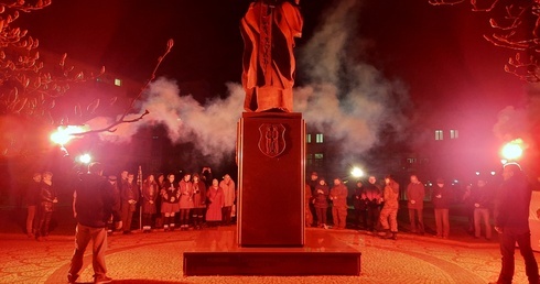 Barka, harcerska "iskra" i race