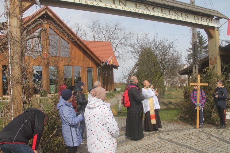 Dziadkowie, ojcowie i chłopcy na drodze Chrystusa