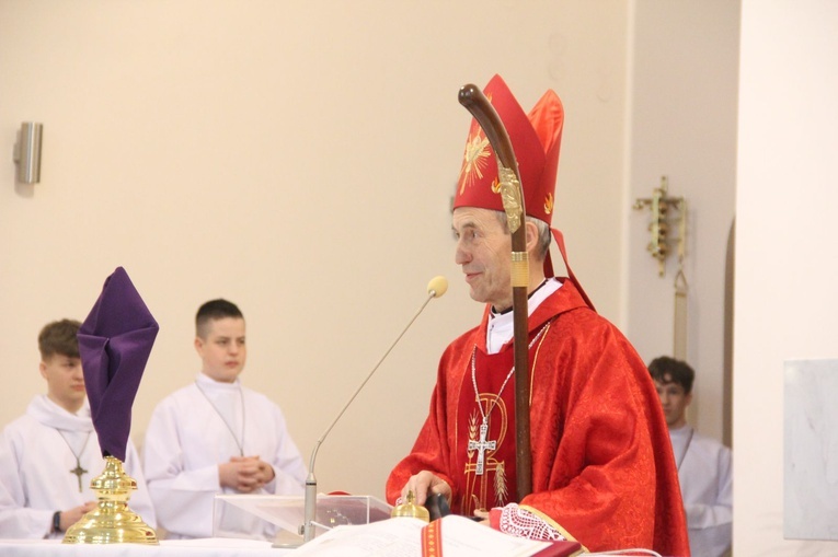 Bierzmowanie w kościele Matki Bożej Szkaplerznej w Tarnowie 2022