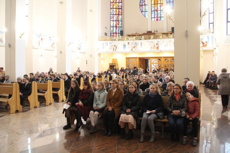 Bierzmowanie w kościele Matki Bożej Szkaplerznej w Tarnowie 2022