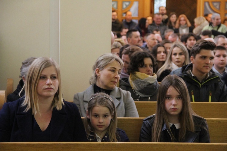 Bierzmowanie w kościele Matki Bożej Szkaplerznej w Tarnowie 2022