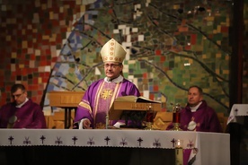 Bp Muskus: Nie przestawajmy błagać o pokój dla Ukrainy