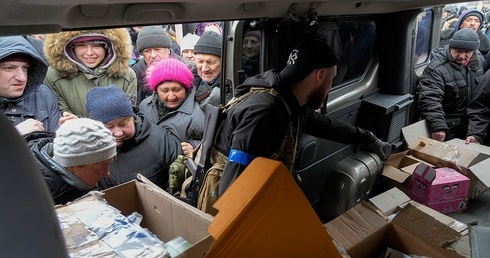 Proboszcz ze Lwowa: wciąż potrzeba żywności i lekarstw