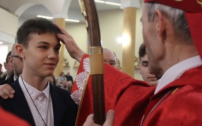 Wylanie Ducha Świętego jak niegdyś na Apostołów w dniu Pięćdziesiątnicy