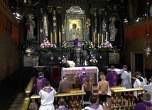 Maturzyści z diecezji tarnowskiej zawierzyli się Matce Bożej na Jasnej Górze