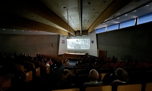 Katowice. "Tyle radości" - nowy film o bp. Czesławie Dominie