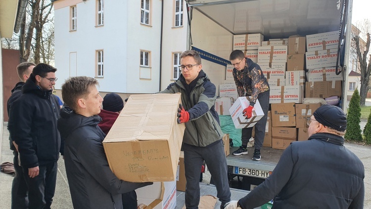 Transport darów dla Ukrainy z Francji