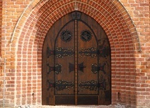 Drzwi do katedry odzyskały dawny blask