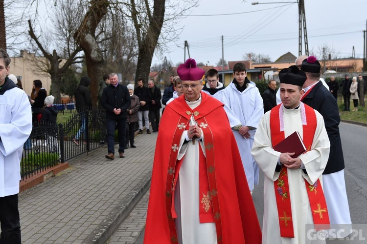 Poświęcenie przydrożnych krzyży w Korytach