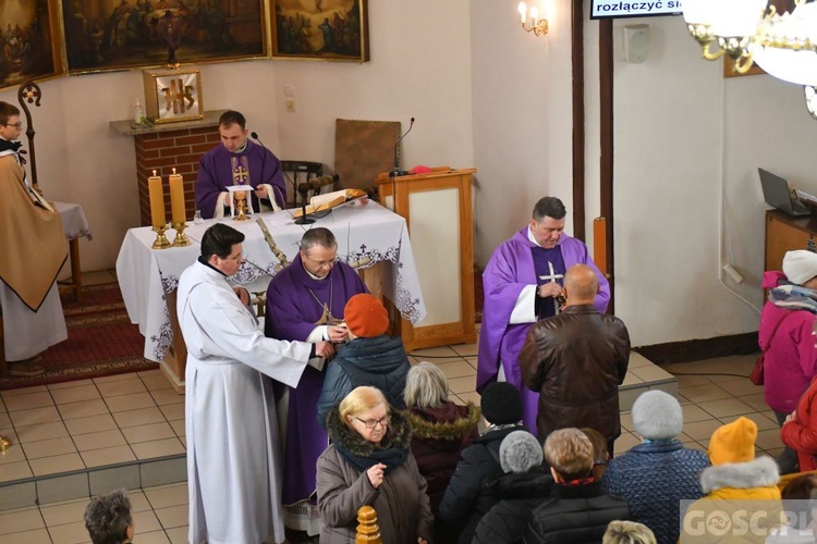 Poświęcenie przydrożnych krzyży w Korytach