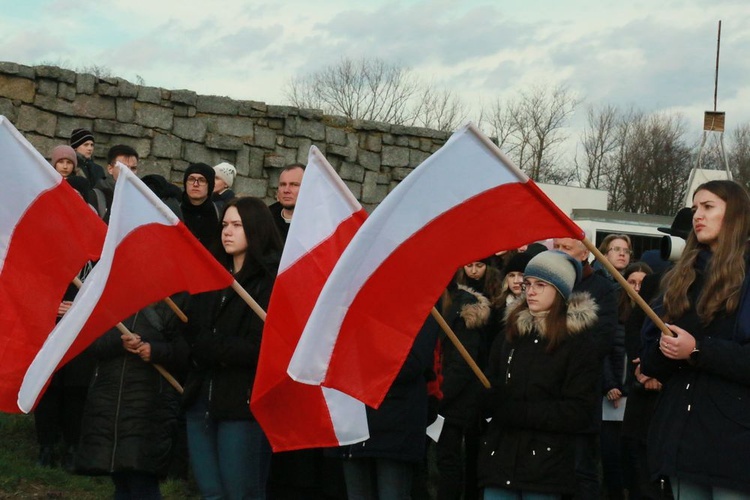 Droga Krzyżowa na Majdanku