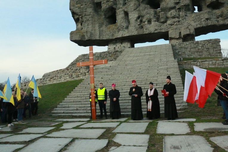 Droga Krzyżowa na Majdanku