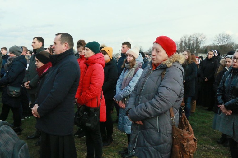 Droga Krzyżowa na Majdanku