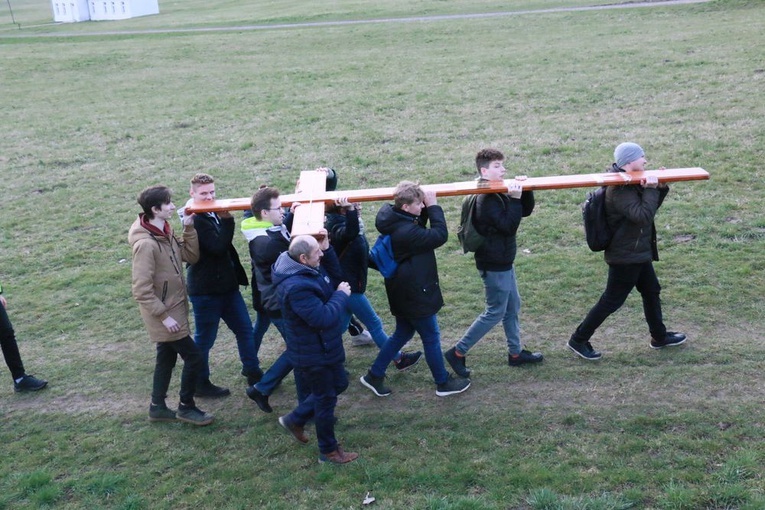 Droga Krzyżowa na Majdanku