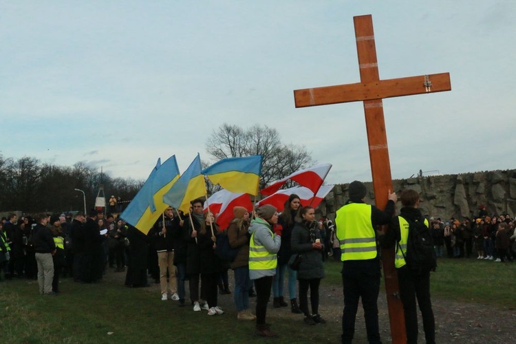 Droga Krzyżowa na Majdanku