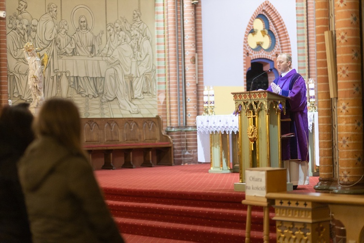 Ekstremalna Droga Krzyżowa w Bielawie