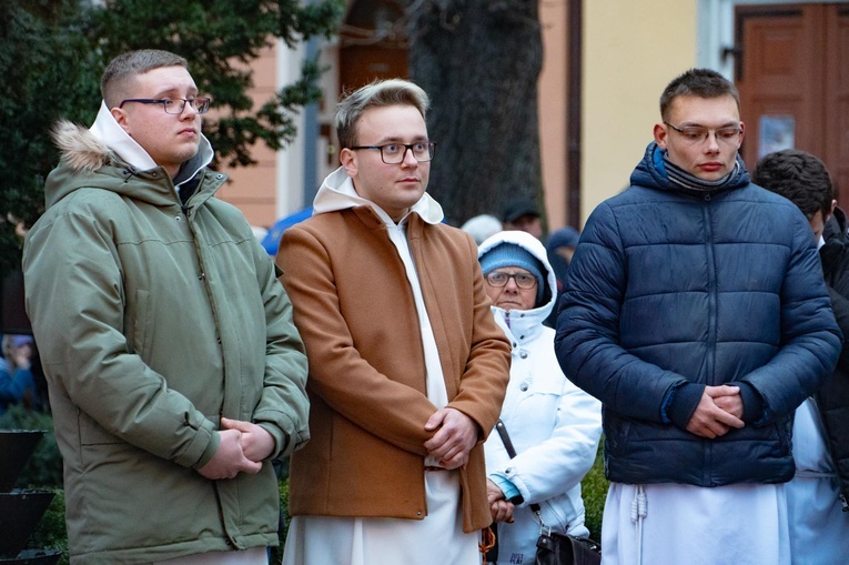 Droga Krzyżowa ulicami Oławy