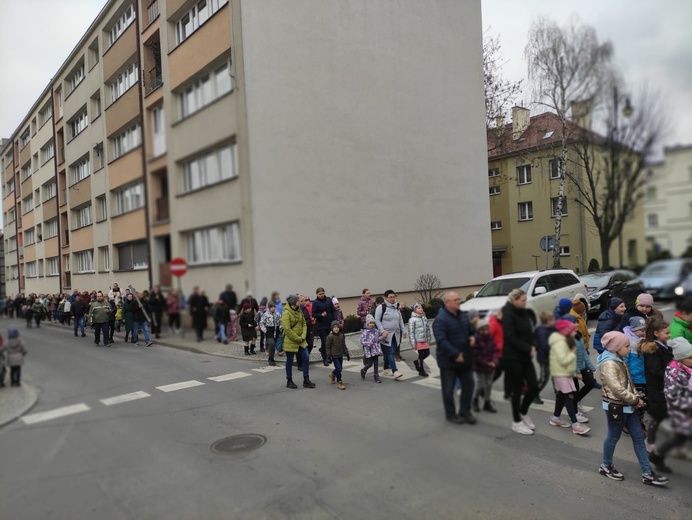 Droga Krzyżowa dzieci ulicami Oleśnicy