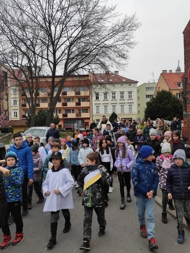 Droga Krzyżowa dzieci ulicami Oleśnicy