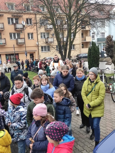 Droga Krzyżowa dzieci ulicami Oleśnicy