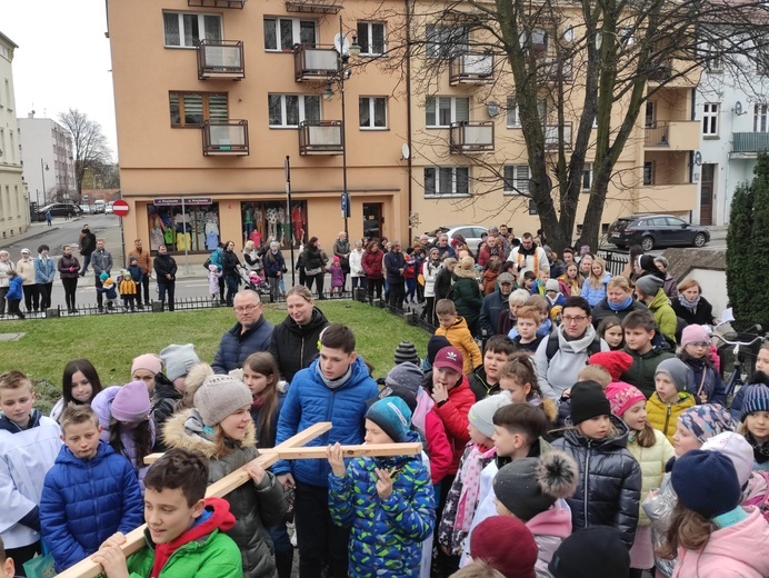 Droga Krzyżowa dzieci ulicami Oleśnicy