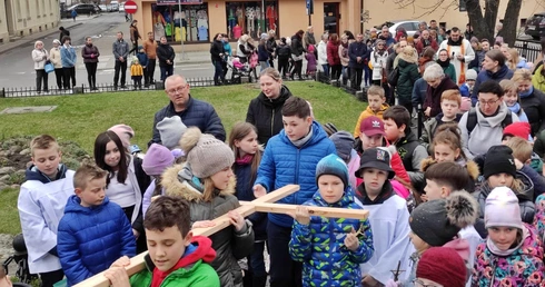 W Oleśnicy dzieci kochają Jezusa i Jego krzyż