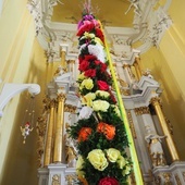 Pięciometrowa palma wielkanocna