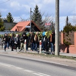 W Gdańsku górale zainstalowali ogromną wielkanocną palmę