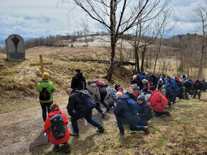 Dekanalna Droga Krzyżowa na Chełmiec