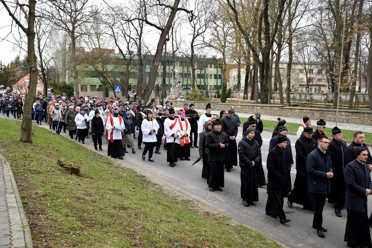 Droga Krzyżowa ulicami miasta.
