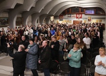 Ponad tysiąc maturzystów uczestniczyło w modlitewnym spotkaniu i konferencji ks. Jaklewicza.