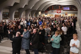 Ponad tysiąc maturzystów uczestniczyło w modlitewnym spotkaniu i konferencji ks. Jaklewicza.